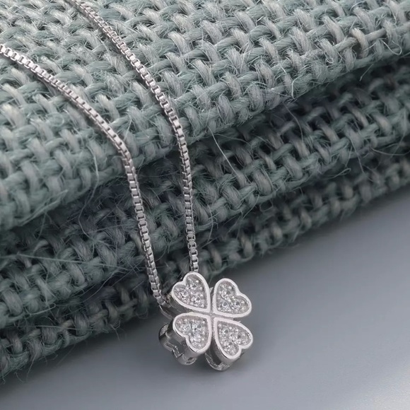 Jewelry - NEW 🌸💎 Sterling .925 silver clover necklace